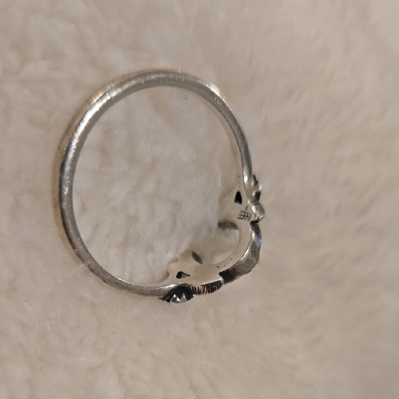 Silver Horseshoe Ring with Floral Accents - Picture 4 of 6